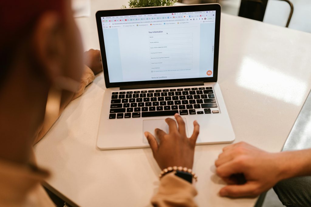 AI Meeting Assistants: Taking Notes, Summarizing Calls, and Saving Time